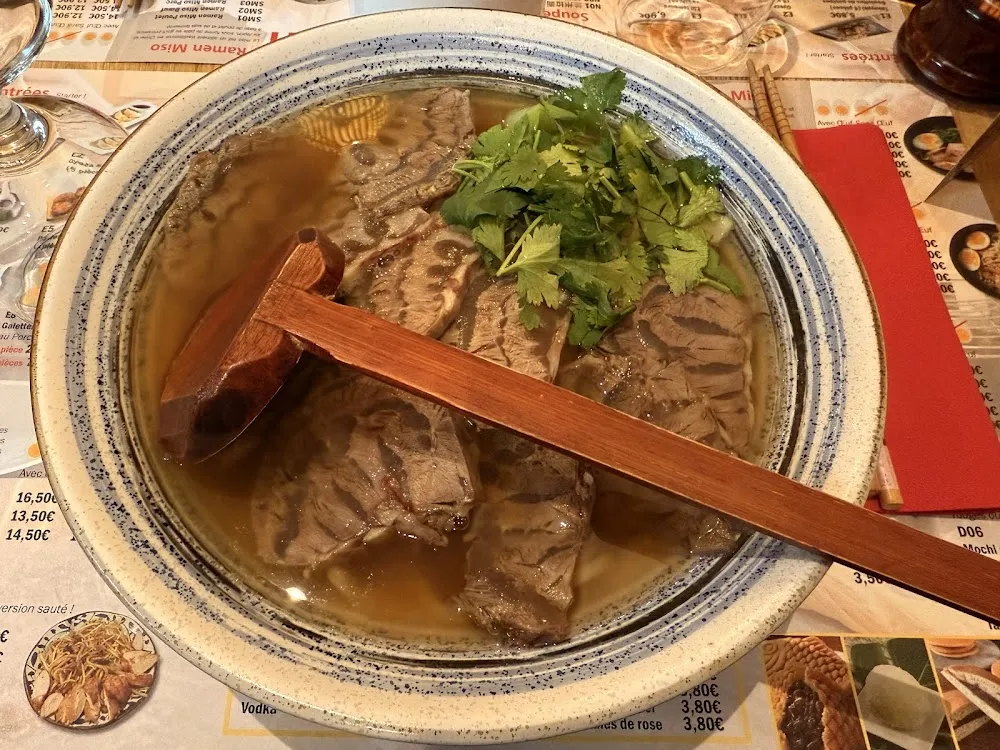 Soupe de Nouilles de Bœuf Pimenté